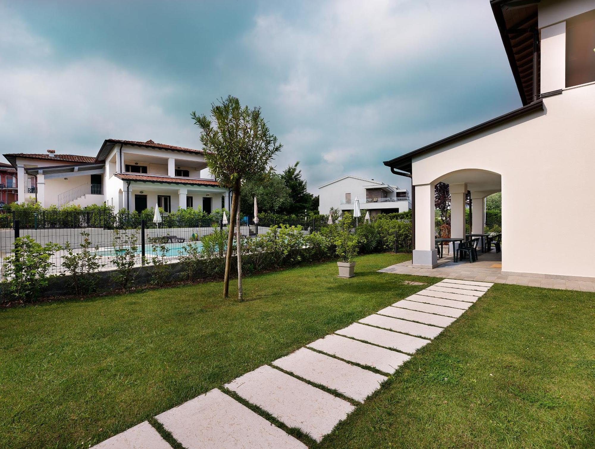 Residence Fiore Rosso Sirmione Exterior photo